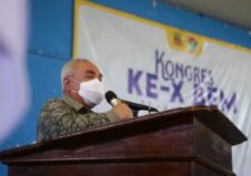 GUBERNUR KALTIM BERI MOTIVASI MAHASISWA