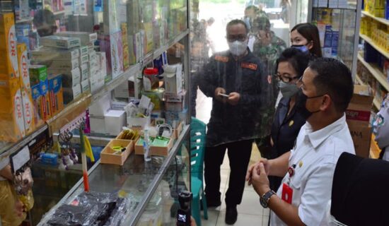 Sekda pimpin peninjauan ketersediaan obat dan vitamin di beberapa Apotek Malinau
