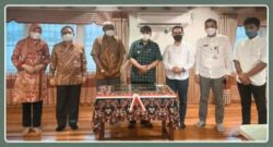 GUBERNUR KALTIM RESMIKAN KAPAL WISATA BERTARAF INTERNASIONAL KARYA ANAK KALTIM