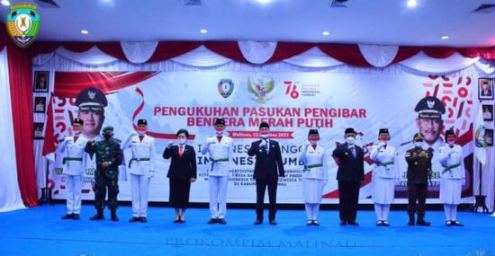 Bupati Malinau Kukuhkan Pasukan Pengibar Bendera Merah Putih