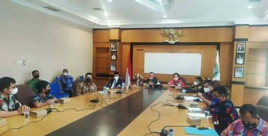 Bupati Pimpin Rapat Dengan Pihak Telekomunikasi Selular