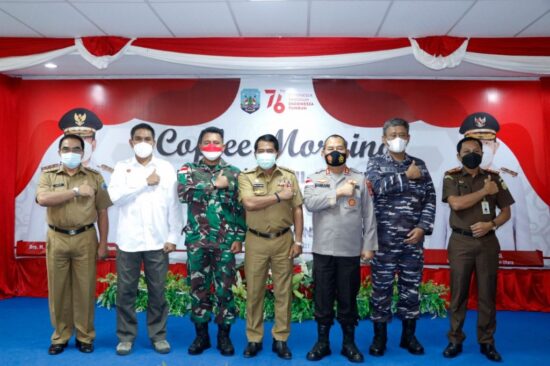 Upaya Kebut Vaksinasi, Gubernur Resmikan Mobile Vaccinator