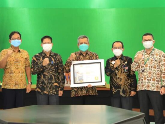 PEMKOT TARAKAN RAIH BKN AWARD