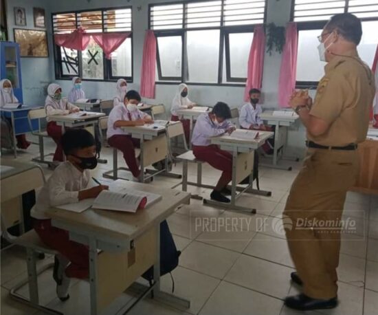 Tinjau PTM di Loa Buah, Wawali: Jangan Dulu Ajarkan yang Berat-berat
