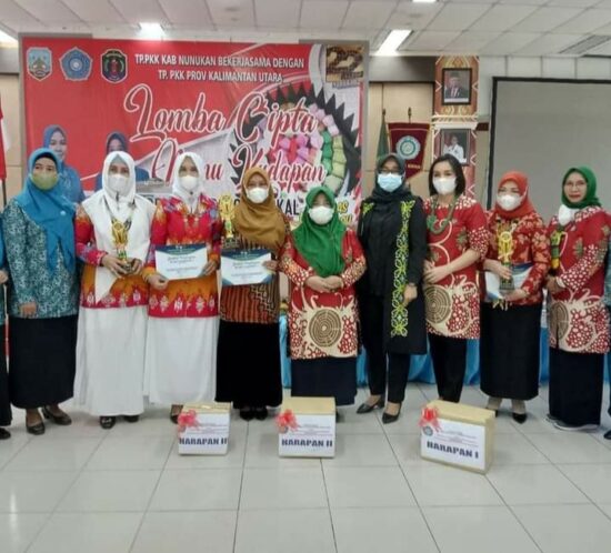 SAJIKAN MENU KUDAPAN BERBASIS PANGAN LOKAL, PKK SEBUKU JADI JUARA FAVORIT