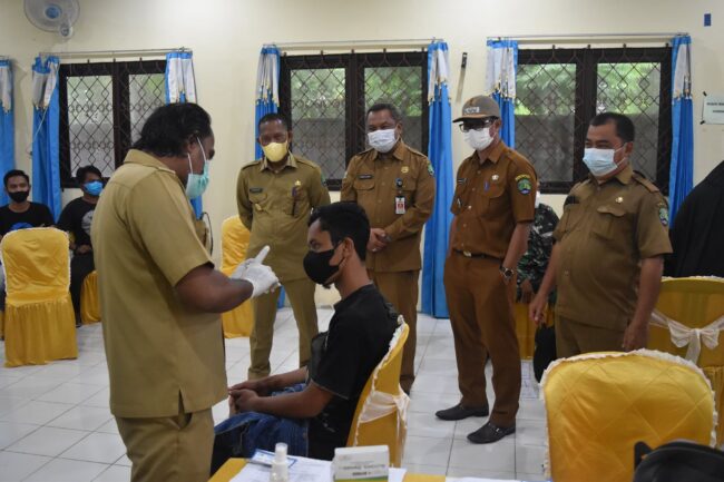 Bupati Tinjau Gelar Vaksinasi Covid-19 di Tanjung Palas Hulu