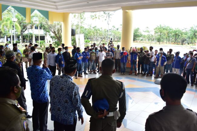 Terima Aspirasi Federasi Buruh, Bupati Berharap UMK Terpenuhi Untuk KHL Bagi Buruh