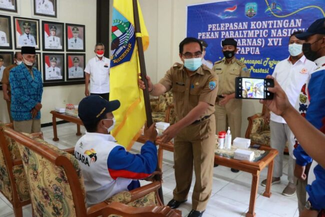 Sekda Lepas Kontingen Kaltara untuk Peparnas XVI di Papua