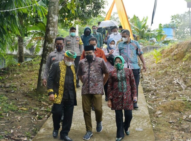 Jelajah Kearifan Lokal Kaltara, Mendes Kunjungi Desa Salimbatu