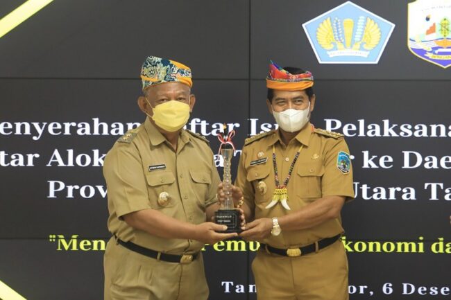WAWALI TARAKAN TERIMA PENYERARAHAN DIPA dan TKPP TAHUN 2022
