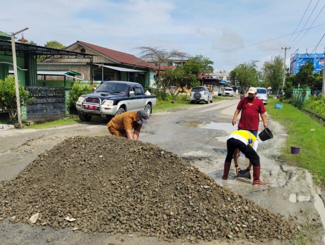 Bupati Pastikan Lubang di Jalan Semangka Sudah Ditangani