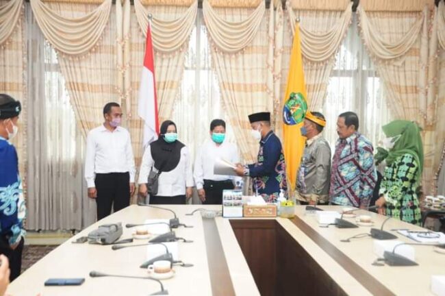Bupati Serahkan SK PPPK Tenaga Penyuluh Pertanian