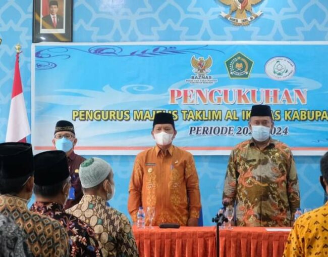 WABUP NUNUKAN KUKUHKAN PENGURUS MAJELIS TA’LIM AL- IKHLAS KABUPATEN NUNUKAN PERIODE 2022 – 2024 