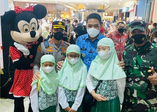 Andi Harun Tinjau Vaksinasi Usia 6 Sampai 11 Tahun, Kagum Antusias Anak