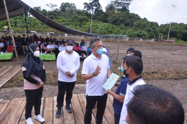 Bupati Malinau Serahkan Sertifikat Tanah: “Optimalkan Produktivitas Petani