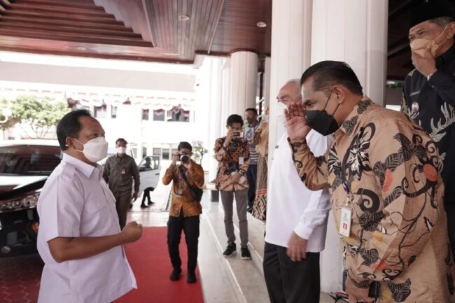 Mendagri Kumpulkan Kepala Daerah Penyangga IKN Di Balikpapan