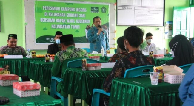 Wagub Kaltara Resmikan Kampung Inggris di Sindang Sari
