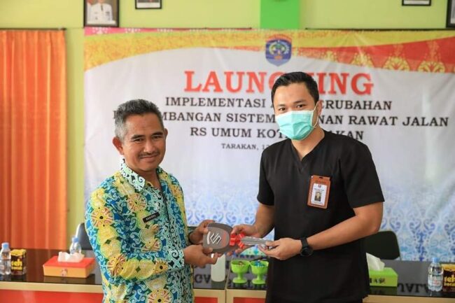 Walikota Serahkan Empat Unit Kendaraan Untuk RSU Kota Tarakan