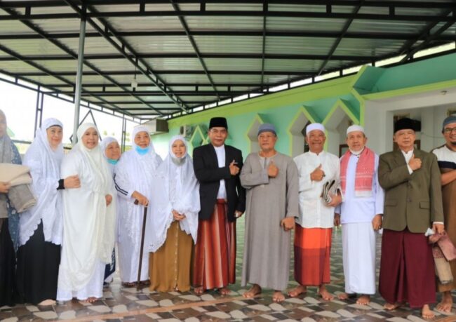 Salat Ied di Masjid Darussalam, Gubernur: Momentum Memperbaiki Kualitas Kesalehan Sosial