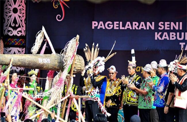 Bupati Malinau Buka Pergelaran Seni dan Budaya Dayak Kayan 2022