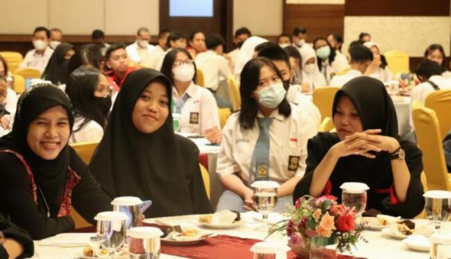 Kesbangpol  Sosialisasi ke Calon Pemilih Pemula Kepada Pelajar