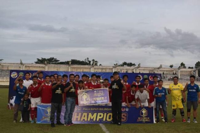 Tim Sepakbola Sekatak Juara Bupati Cup 2022