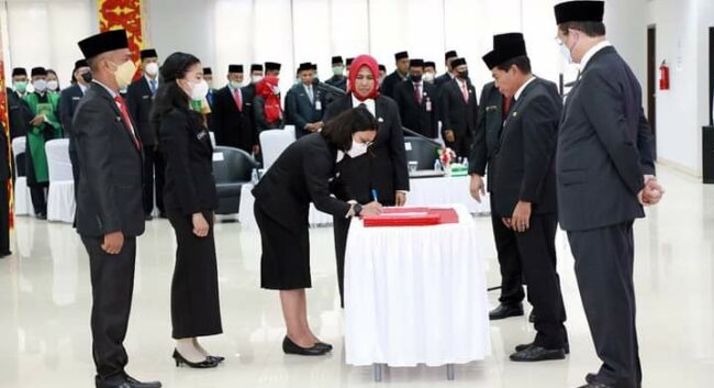 Gubernur Lantik 39 Pejabat Administrator dan Fungsional