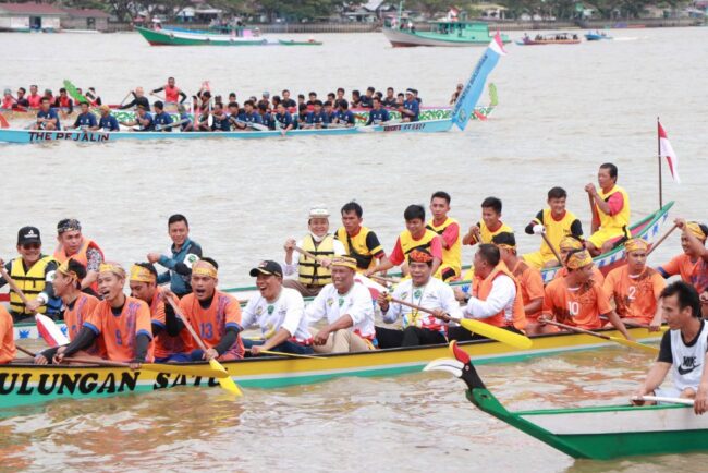 Hadiri Festival Sungai Kayan, Gubernur Sebut Bisa Hidupkan Ekonomi Lokal