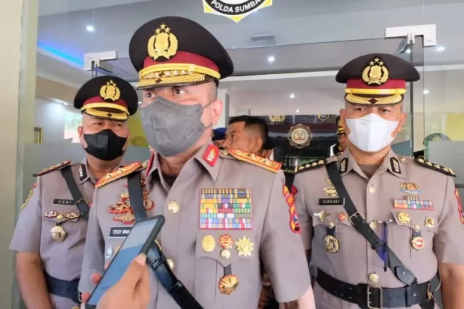 Kapolri beri keterangan terkait Teddy Minahasa Jumat sore