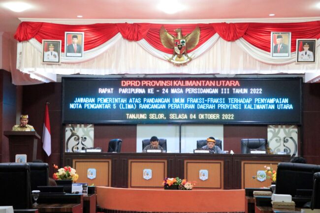 Gubernur Sampaikan Jawaban Terkait 5 Raperda Baru