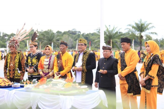 Sekprov Kaltara Hadiri Peringatan Hari Jadi Kabupaten Bulungan dan Kota Tanjung Selor