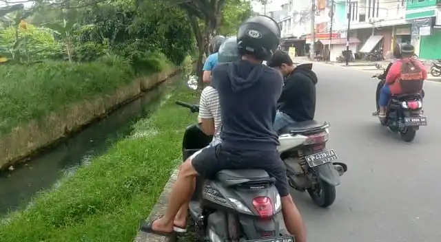 Digerebek Polisi, Pengedar Sabu di Balikpapan Hanya Bisa Pasrah Lagi Mabuk