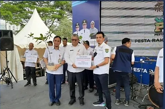 Dua Ribu Bibit Pohon Gratis Dalam Gelaran PRK Kaltim