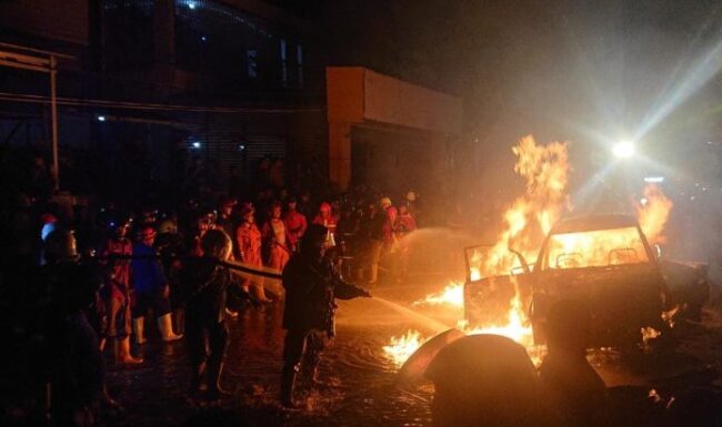 Mobil Penyedot BBM Terbakar