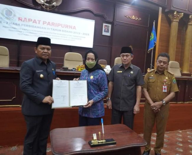 Wabup Nunukan Hadiri Rapat Paripurna Pengambilan Keputusan DPRD Kab. Nunukan Atas Persetujuan Terhadap Perubahan Peraturan Daerah Nomor 16 Tahun 2018 Tentang Pemberdayaan Masyarakat Hukum Adat