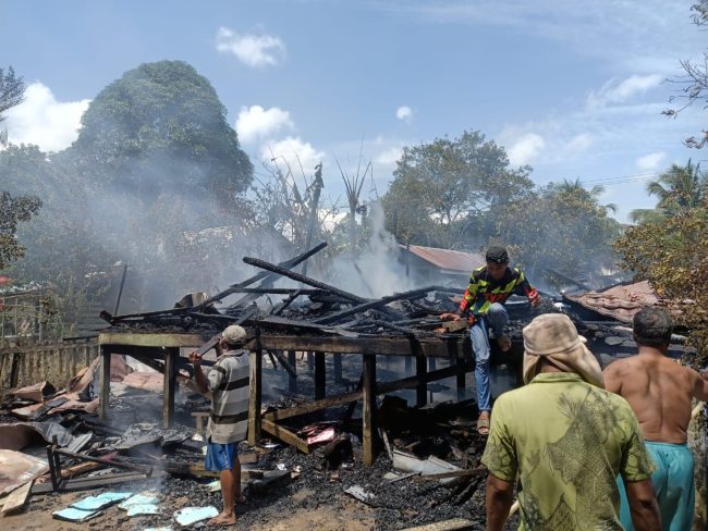 Gegeara Genset, Bangunan Sekolah SD di Tumbit Dayak Hangus Terbakar