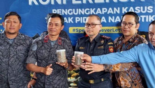Modus Baru, BNNK Balikpapan Amankan Toples Kue Kering Berbahan Ganja