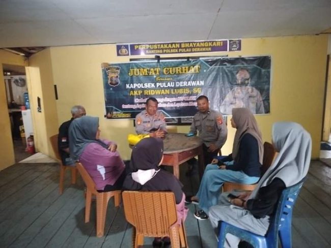 Polsek Pulau Derawan Mendengarkan Suara Warga dalam ‘JUM’AT CURHAT’
