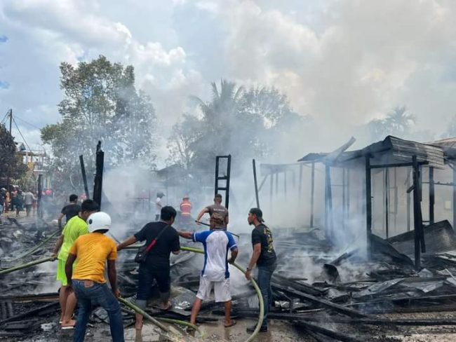 Rumah 3 Pintu Ludes Terbakar