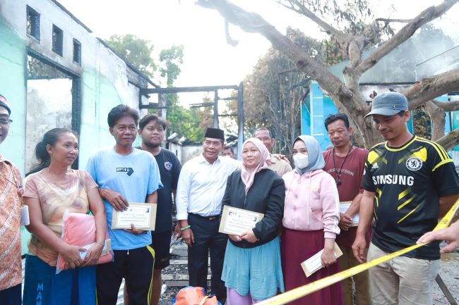 Pemprov Berikan Bantuan Tunai ke Korban Kebakaran
