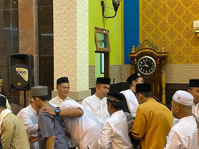 Tarawih Hari Pertama, Pj Walikota Tarakan Perbanyak Ibadah dan Kepedulian Sesama