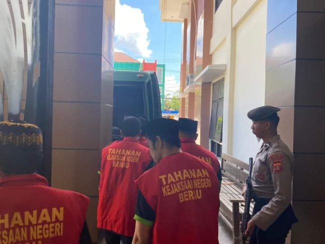 Polres Berau Pastikan Keamanan Sidang Tahanan di Pengadilan Negeri Berau