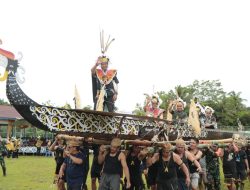 Semarak Pesta Panen Sambut Kedatangan Gubernur Dan Wagub Kaltara di Long Nawang 