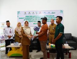 BAZNAS Kabupaten Berau Serahkan 18 Unit Gerobak Motor dan Bantuan Rumah Layak Huni