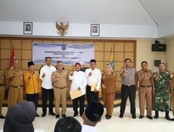 Wali Kota Tarakan Serahkan SK Penetapan RT Periode 2026-2030 Se-Kecamatan Tarakan Utara