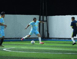 Jalin Silaturahmi, Gubernur Pimpin Laga Persahabatan Bulungan Legend vs Sumbawa Legend 