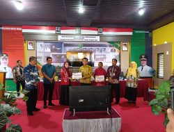 Bupati Berau Serahkan Dana Hibah Keagamaan Kepada GKSI dan Masjid Annur