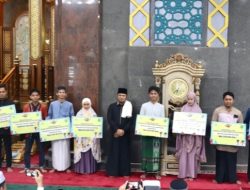 Awali Safari Ramadhan, Gubernur Kaltim Dorong Masjid Jadi Pusat Pendidikan dan Sosial