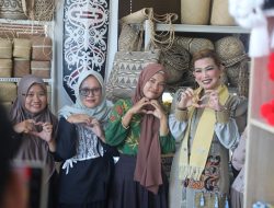 Dekranasda Kaltim Perkuat Pembinaan Perajin, Hj. Syarifah Suraidah Kunjungi Pelaku Usaha Kriya