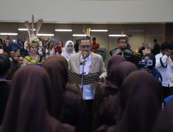 SMK Kesehatan Samarinda Gelar Pengambilan Sumpah Asisten Tenaga Kesehatan dan Kelulusan TKJ
